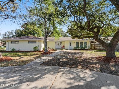 332 Eastview Dr