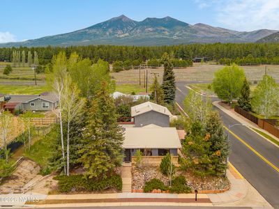 3500 W Mountain Dr