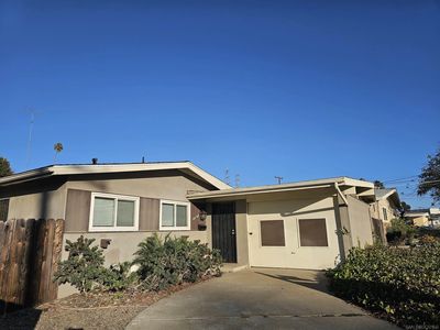 4858 Chateau Dr