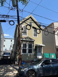 48 Lentz Ave