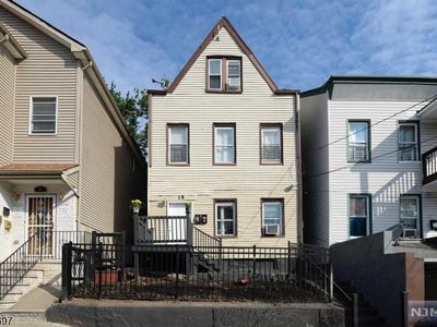 15 N 3Rd St