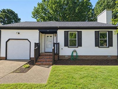 Property at 737 Leonard Ln, Newport News, VA