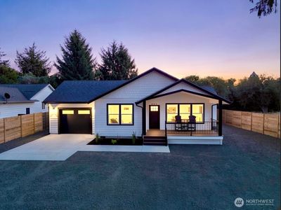 821 Shark Court SW