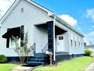 601 Bell Ave