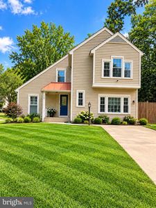 15068 Holleyside Dr