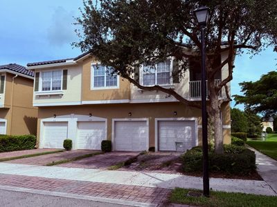 1561 SE Hampshire Way #104