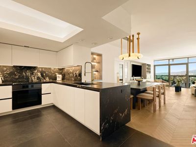 13700 Marina Pointe Dr UNIT 1011