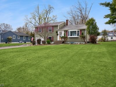30 Crescent Dr