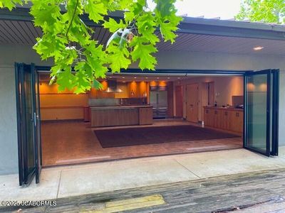 731 Harvest Rd