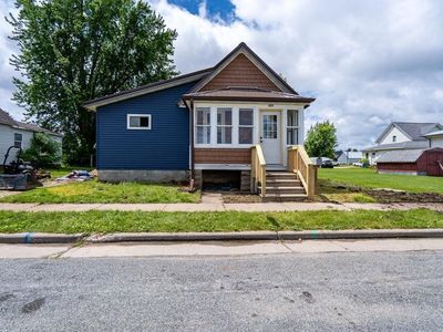 215 S Gillespie Avenue