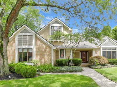 2252 Sedgwick Dr