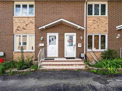 613 E 3rd St APT 3