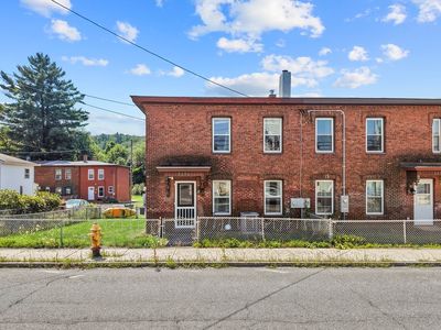 2271 Main St