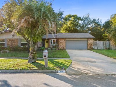 609 Kensington Ct NE