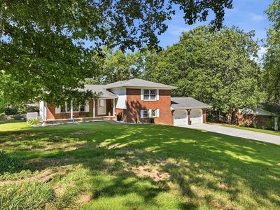 4715 N Forest Rd