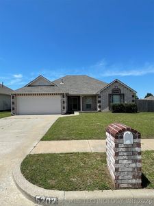 5202 Redbud Dr