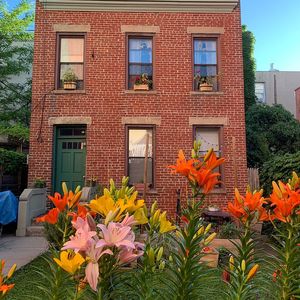 259 8th St