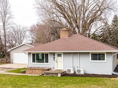 1380 Lakeview Ln