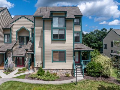 8036 Meadowridge Dr