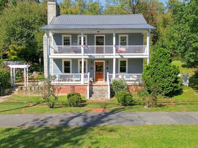 2301 Netherland Inn Rd