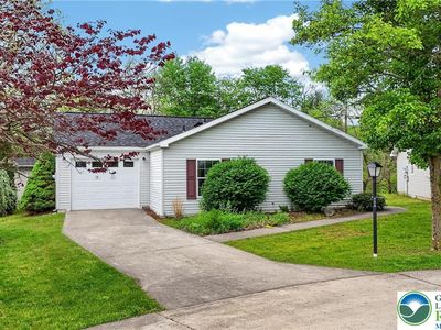 860 Trestle Ct