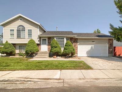 3245 S 540 E