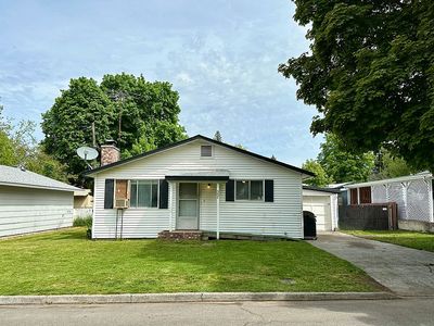 507 E Rose Ln