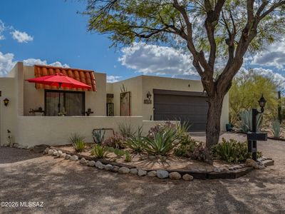 7568 N Palm Cir