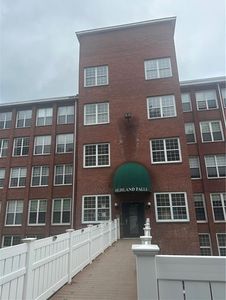 2 School St Unit 325