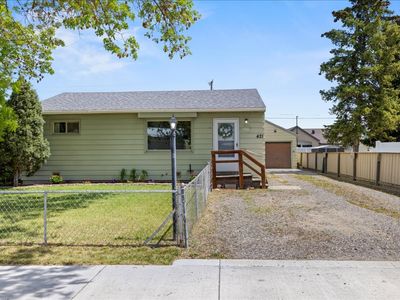 421 Hillview Ln