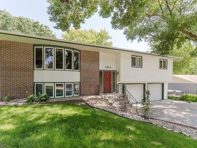 1214 Fieldcrest Dr