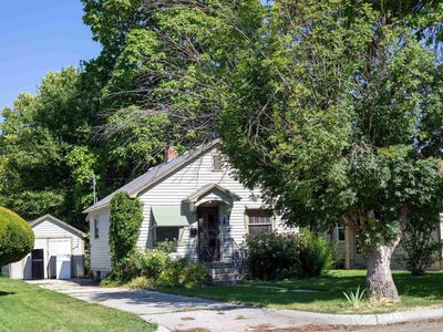212 S Locust St