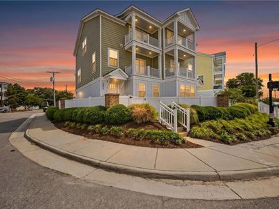 2200 Roanoke Ave #A