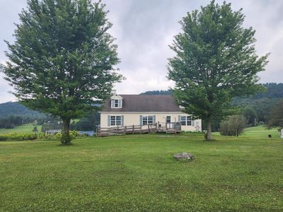 104 Oak Ln