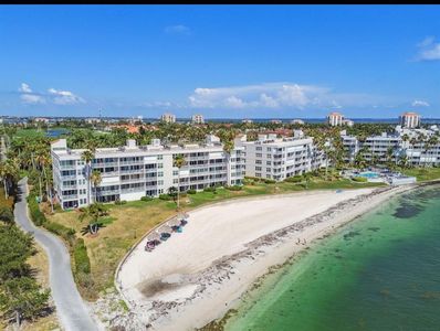 5701 Bahia Del Mar Cir APT 302