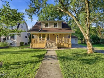 325 Greenlawn Ave