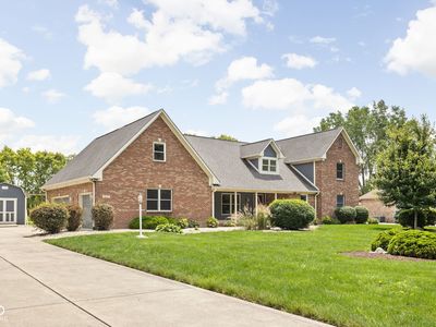 5695 N Red Oak Dr