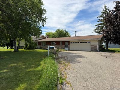 8886 Burnside Rd