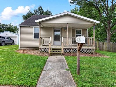 Property at 22 Jefferson Dr, Bowling Green, MO
