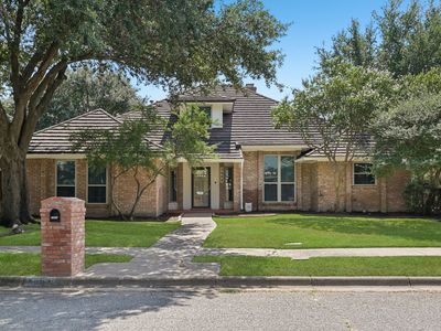 7002 Lake Louise Dr
