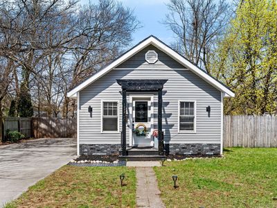 1322 Leonard Ave
