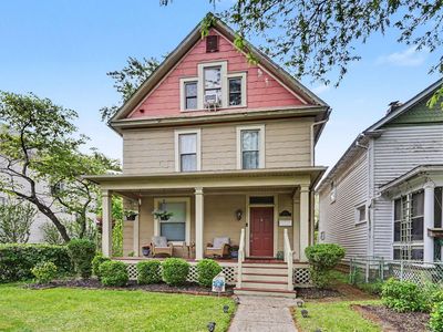 207 E Blake Ave