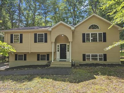 1216 Hunters Woods Dr