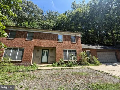 879 Sand Hill Rd