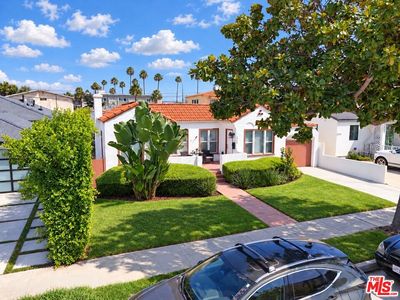 3944 Huron Ave