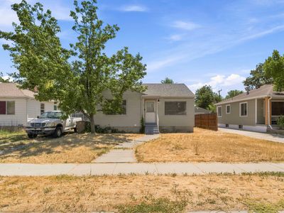 831 W Montague Ave S