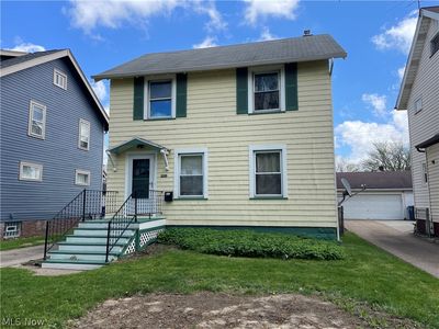 2213 Wyandotte Ave