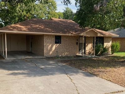 Property at 826 W 9th St, Bonham, TX