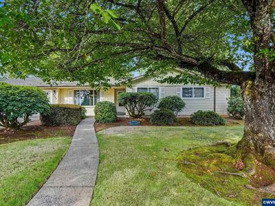 5537 Dumore Dr SE