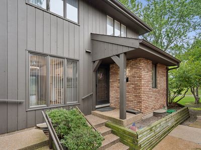 Property at 3899 Mission Hills Rd, Northbrook, IL